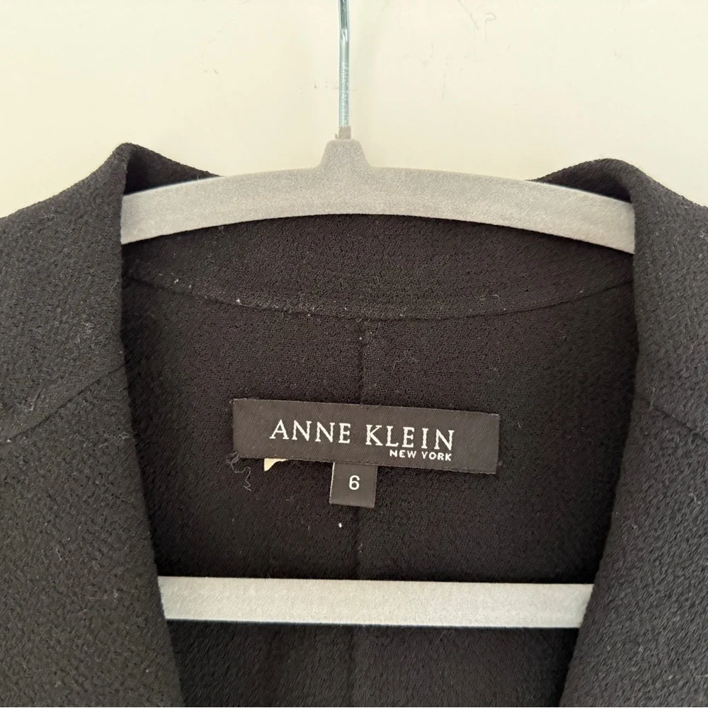 Anne Klein Black Lightweight Blazer – Size 6